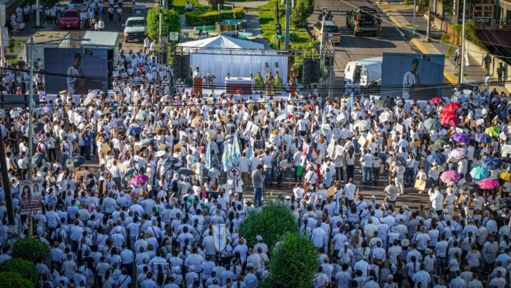 Miles vuelven a las calles de Culiacán para exigir paz ante violencia en Sinaloa