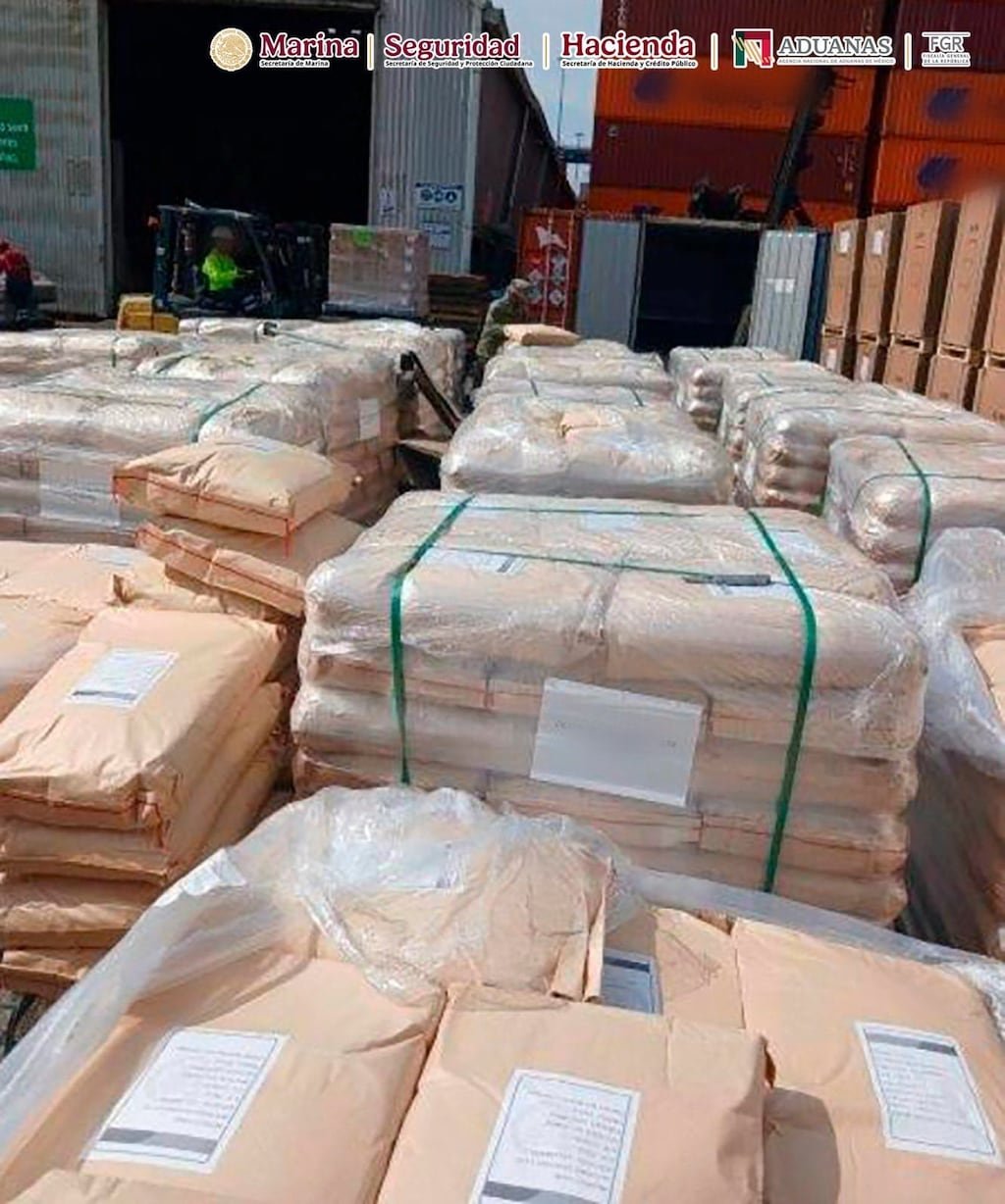 Inmovilizan más de 54 toneladas de dextrosa en Manzanillo; FGR solicita intervención
