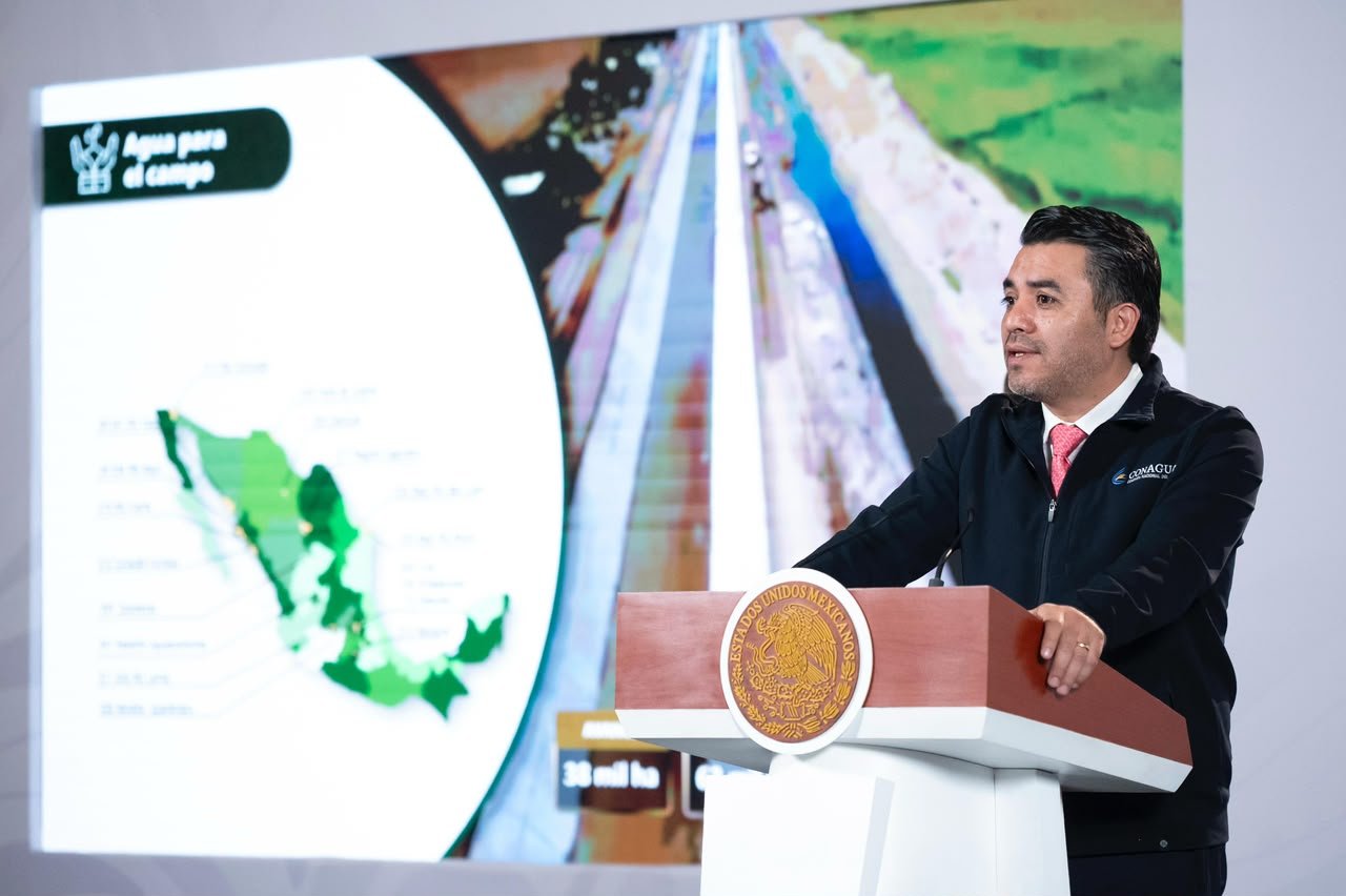 Efraín Morales presenta avances de Conagua: agua para el campo, saneamiento y nuevos proyectos