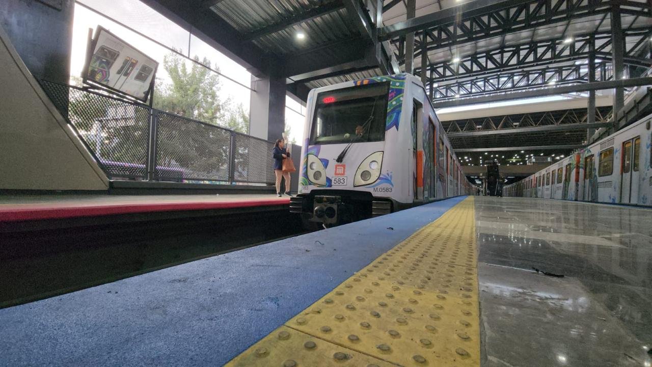 Metro operará con horario festivo; Línea 12 seguirá cerrada